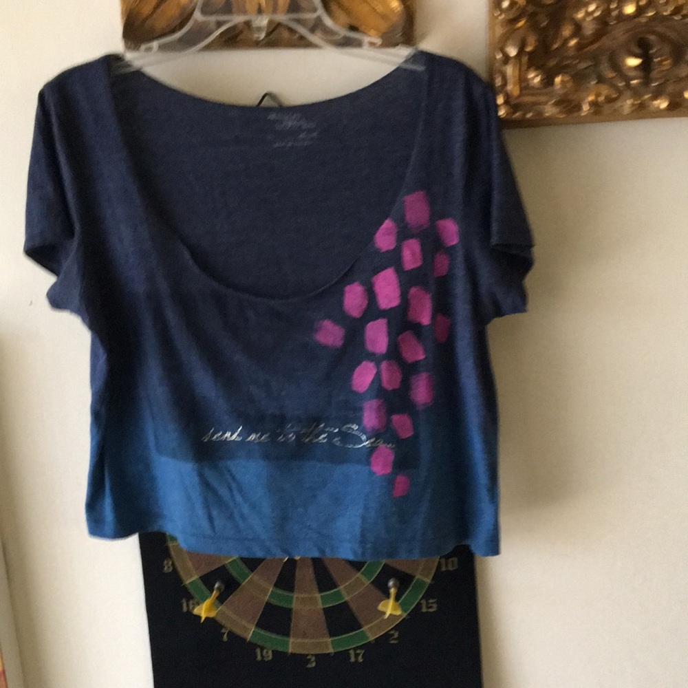 Top. Gym Wear, etc. American Eagle.